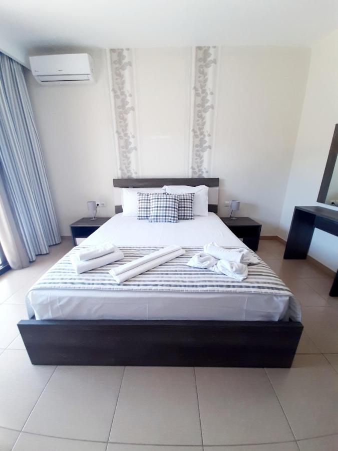 Gmare Aparthotel Gerakini Ngoại thất bức ảnh