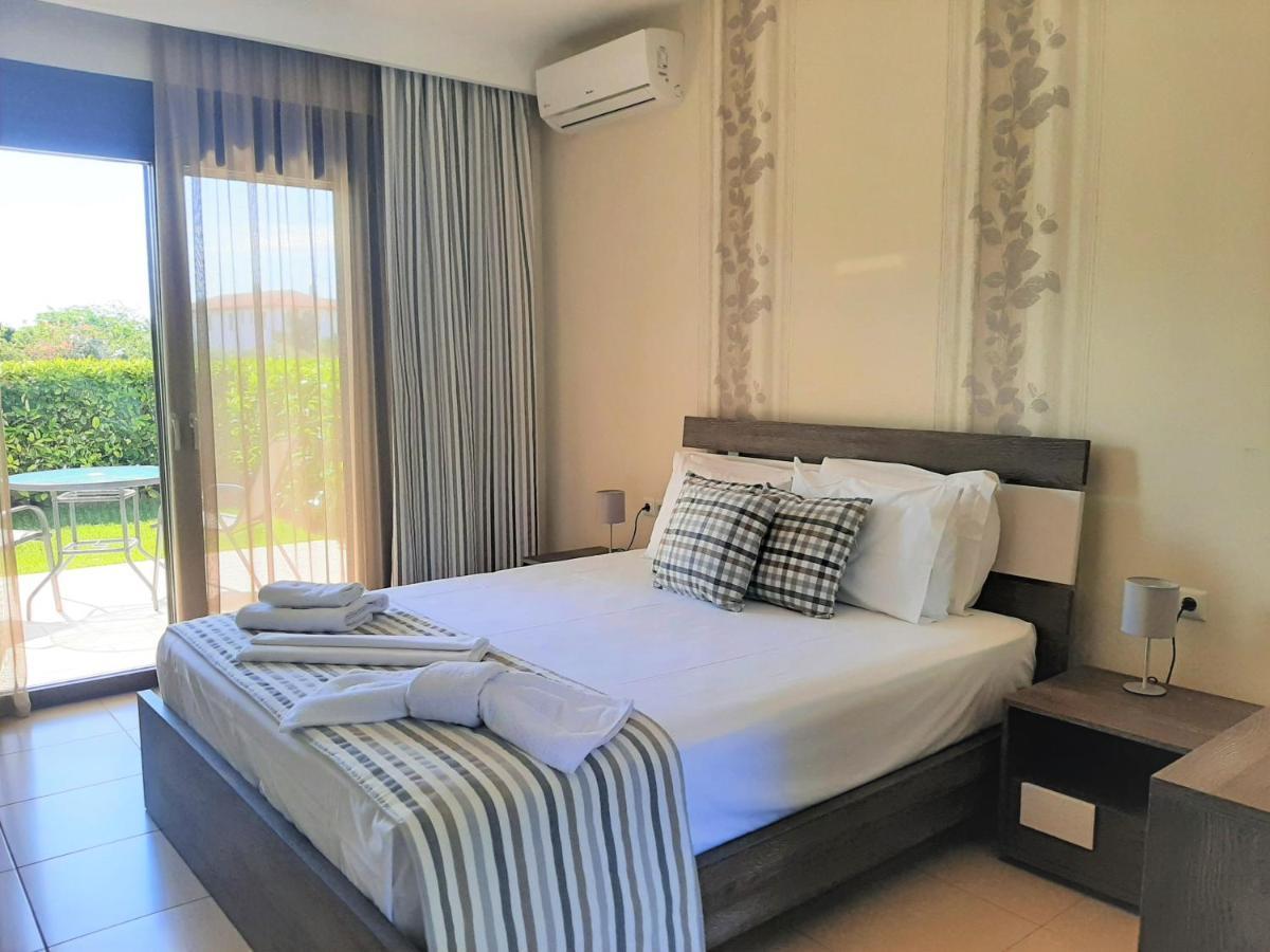 Gmare Aparthotel Gerakini Ngoại thất bức ảnh