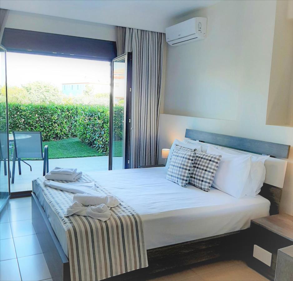 Gmare Aparthotel Gerakini Ngoại thất bức ảnh