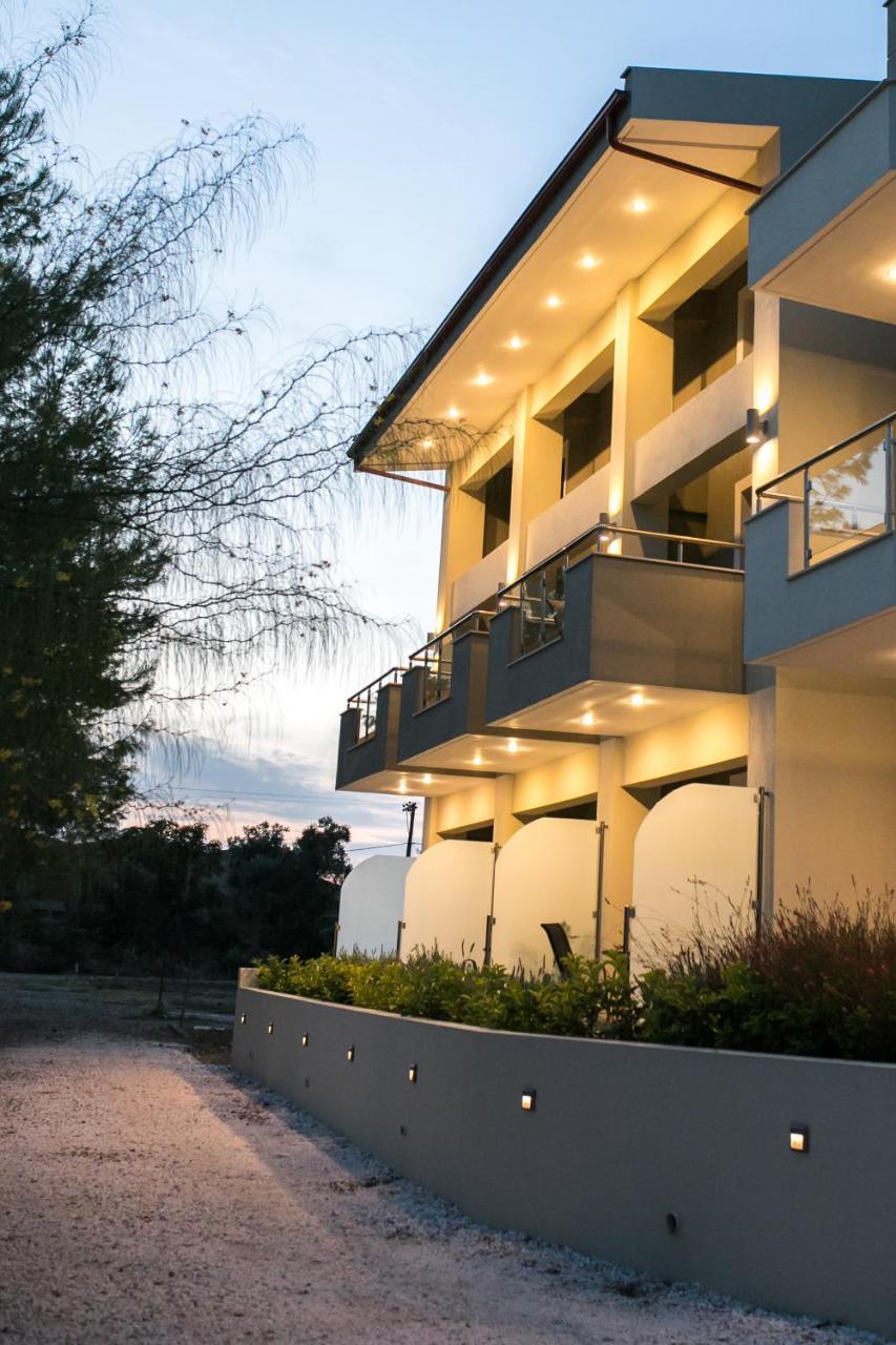Gmare Aparthotel Gerakini Ngoại thất bức ảnh