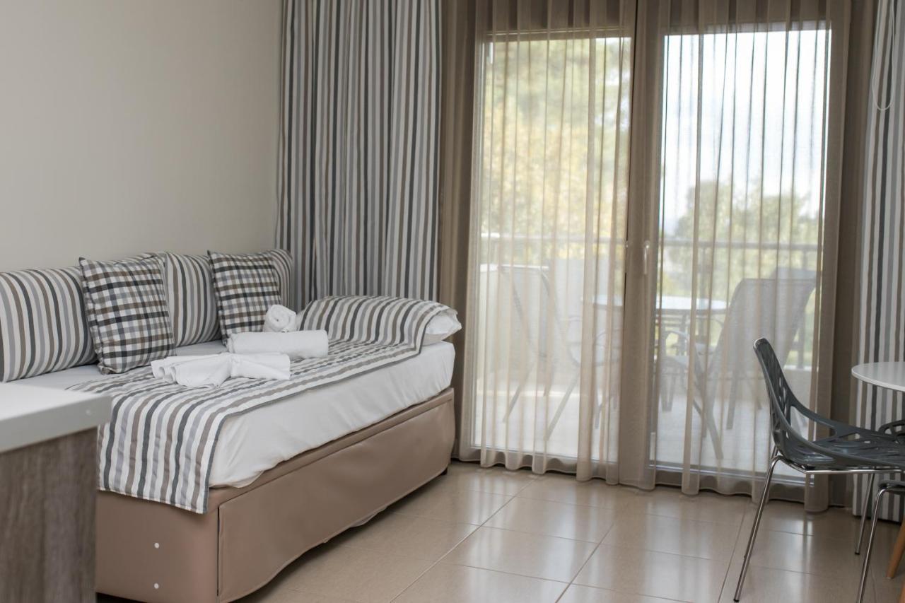 Gmare Aparthotel Gerakini Ngoại thất bức ảnh