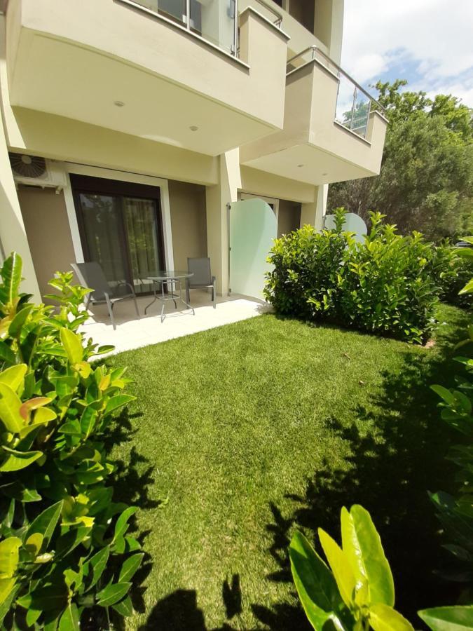 Gmare Aparthotel Gerakini Ngoại thất bức ảnh